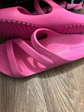 CROCS  Pink Slip-On Sandals